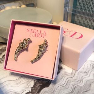NIB Stella & Dot Roar Ear Climbers